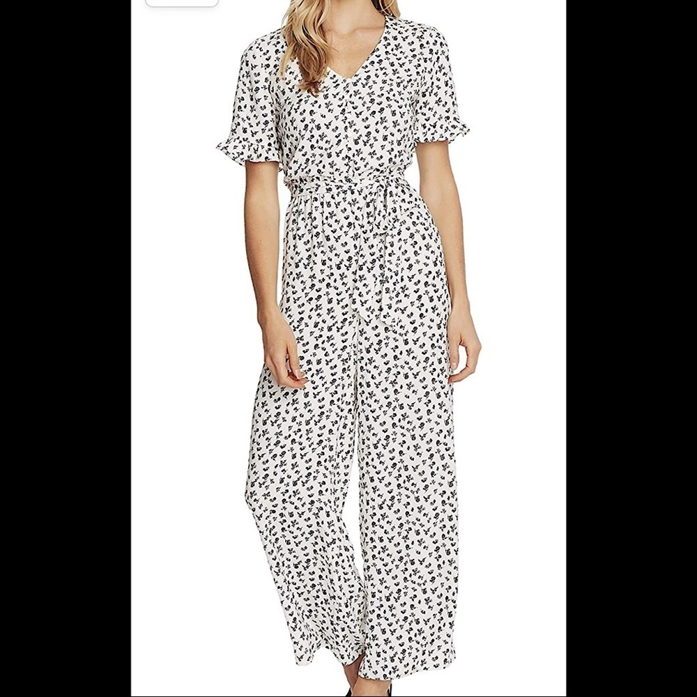 NEW CeCe Ditsy Floral Print Jumpsuit Size 6
